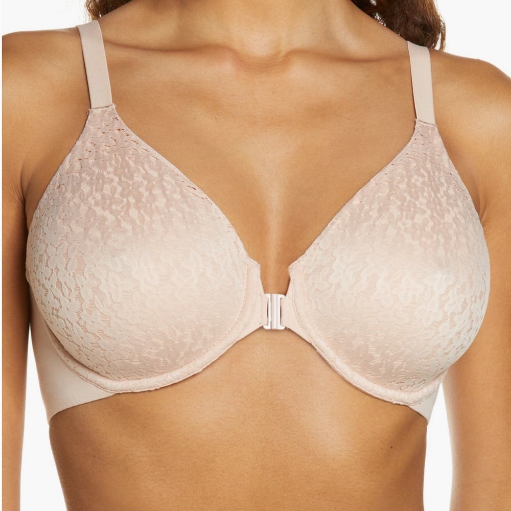 Chantelle Norah Front-Closure Bra - Cream